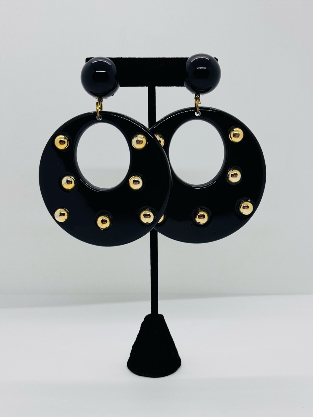 Vintage 1980a Oversized Black Acrylic Hoop Clip On Earrings Gold Studded